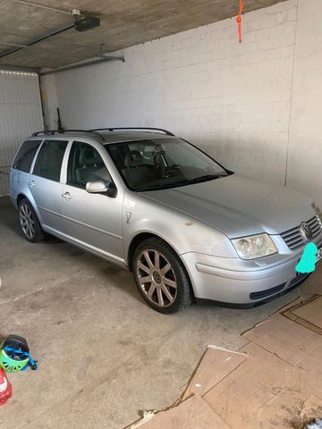 Volkswagen VW Bora V6 Benzin klima Navi 44