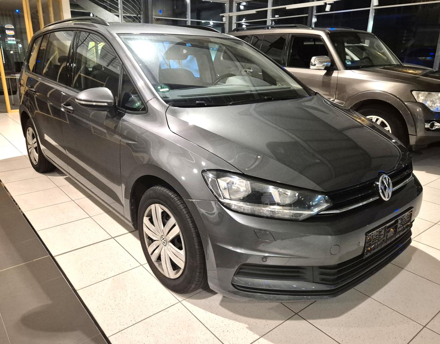 Volkswagen TOURAN BMT NAVI KLIMAAUT PDC 7-SITZER FAHRBEREIT