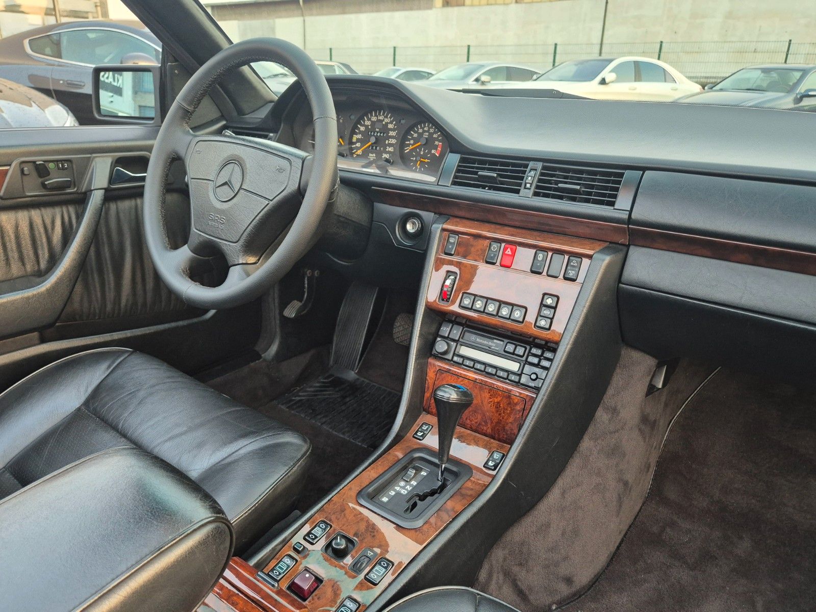 Fahrzeugabbildung Mercedes-Benz 300 CE-24 Sportline/Deutsch/Sehr viele Optionen