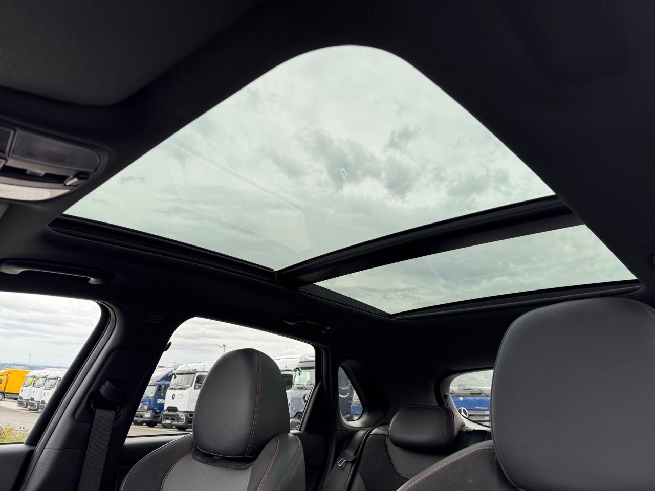 Fahrzeugabbildung Hyundai i30 N-LINE *PANORAMADACH*LED*NAVI*SHZ*LHZ*KAMERA