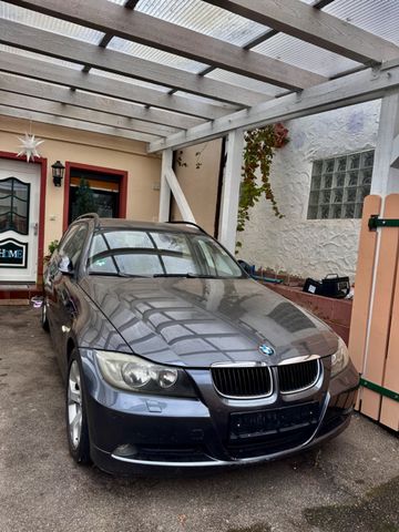 BMW 318i touring -