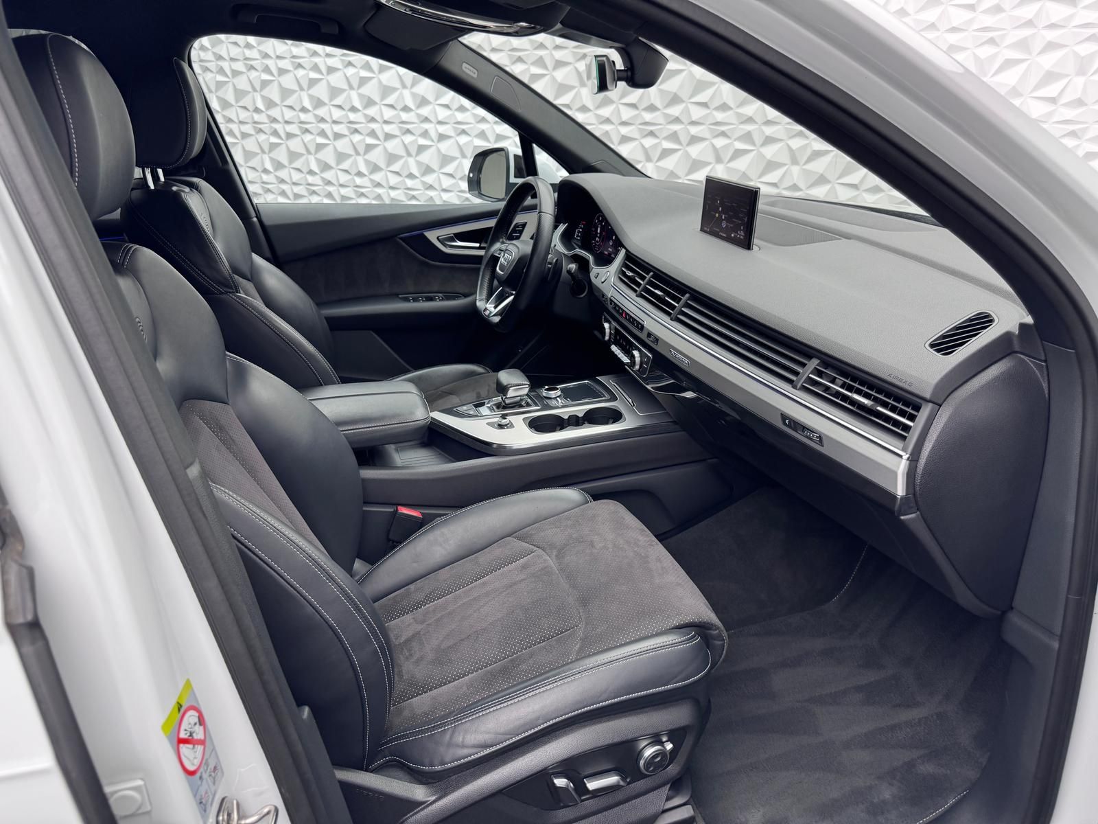 Fahrzeugabbildung Audi 3.0 TDI QUA/S-LINE/PANO/ALLRADLENK/STHZ/LUFT/AHK