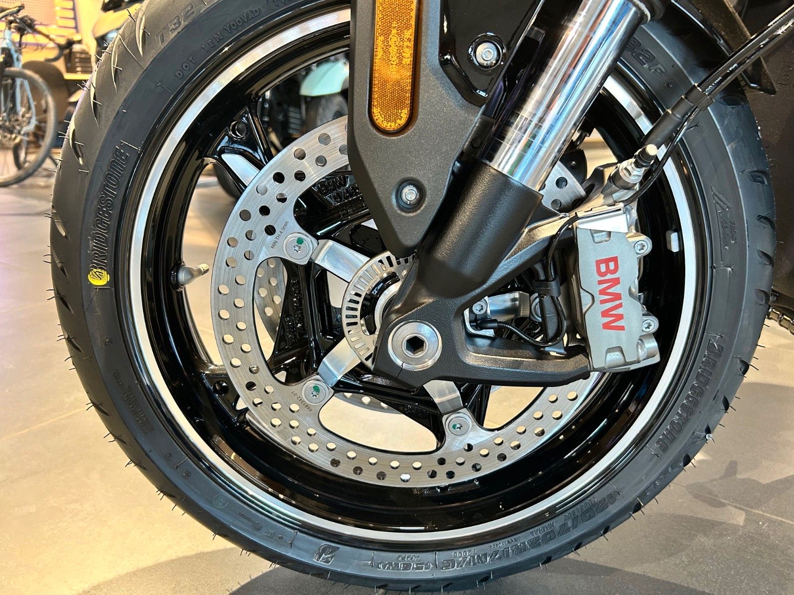 Fahrzeugabbildung BMW R 1300 R - 3 Pakete + Option 719 uvm.