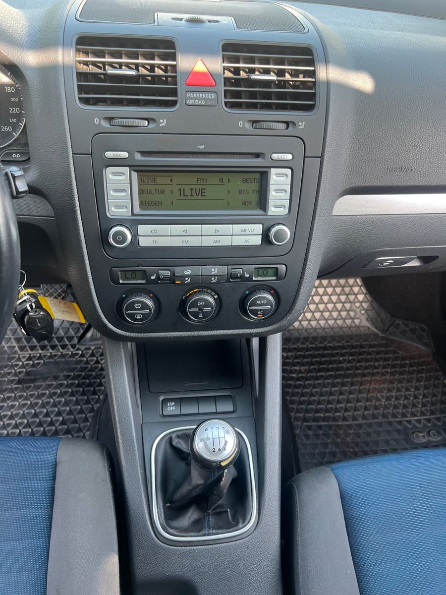 Fahrzeugabbildung Volkswagen Golf V Lim. Tour Edition *1.HAND*