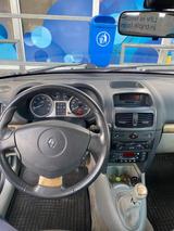 Renault Clio Initiale - Renault Clio Initiale mit Benzin-Antrieb