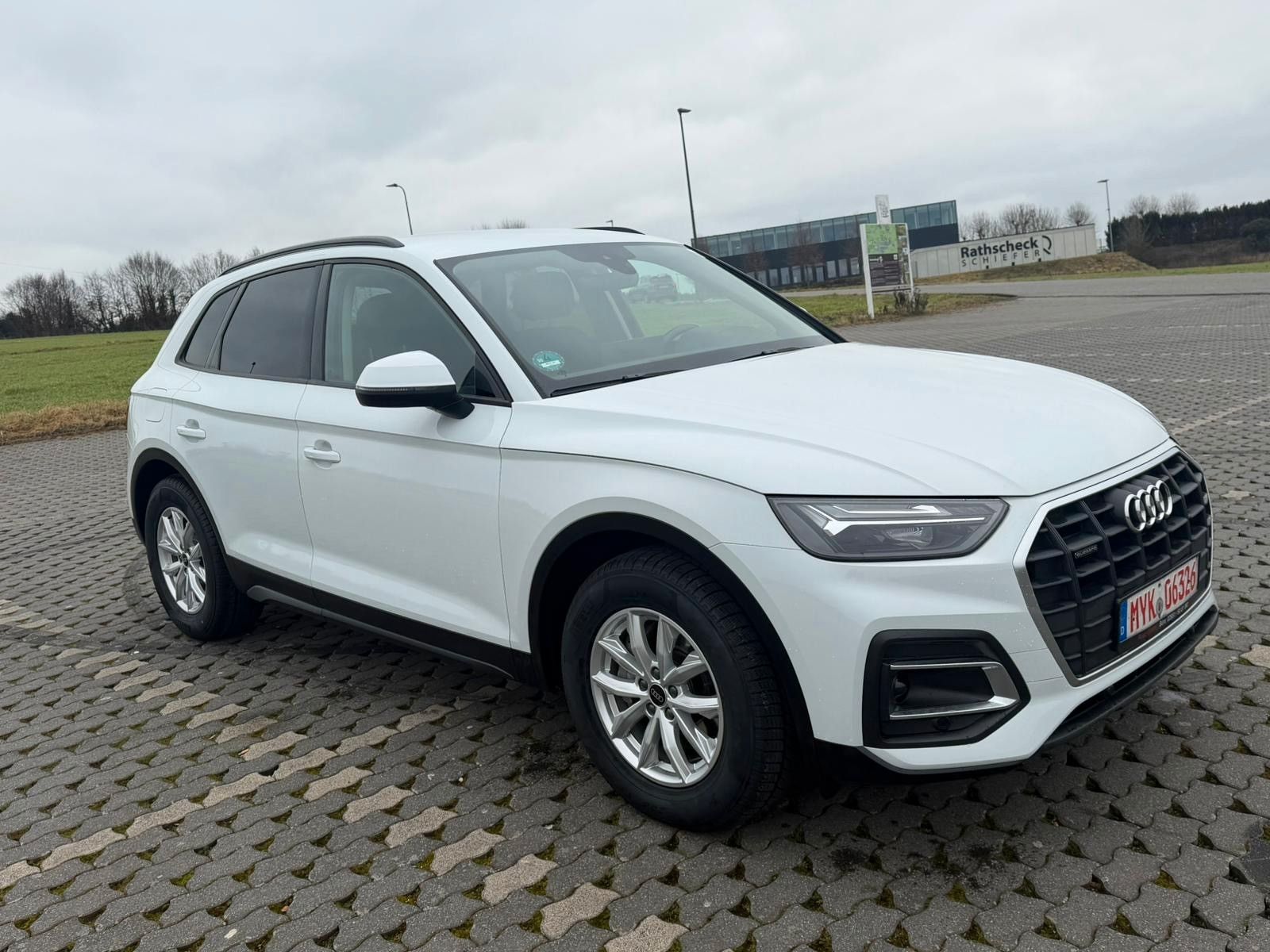 AUDI Q5 40 TDI quattro basis,S-tronic,1Hand,Garantie