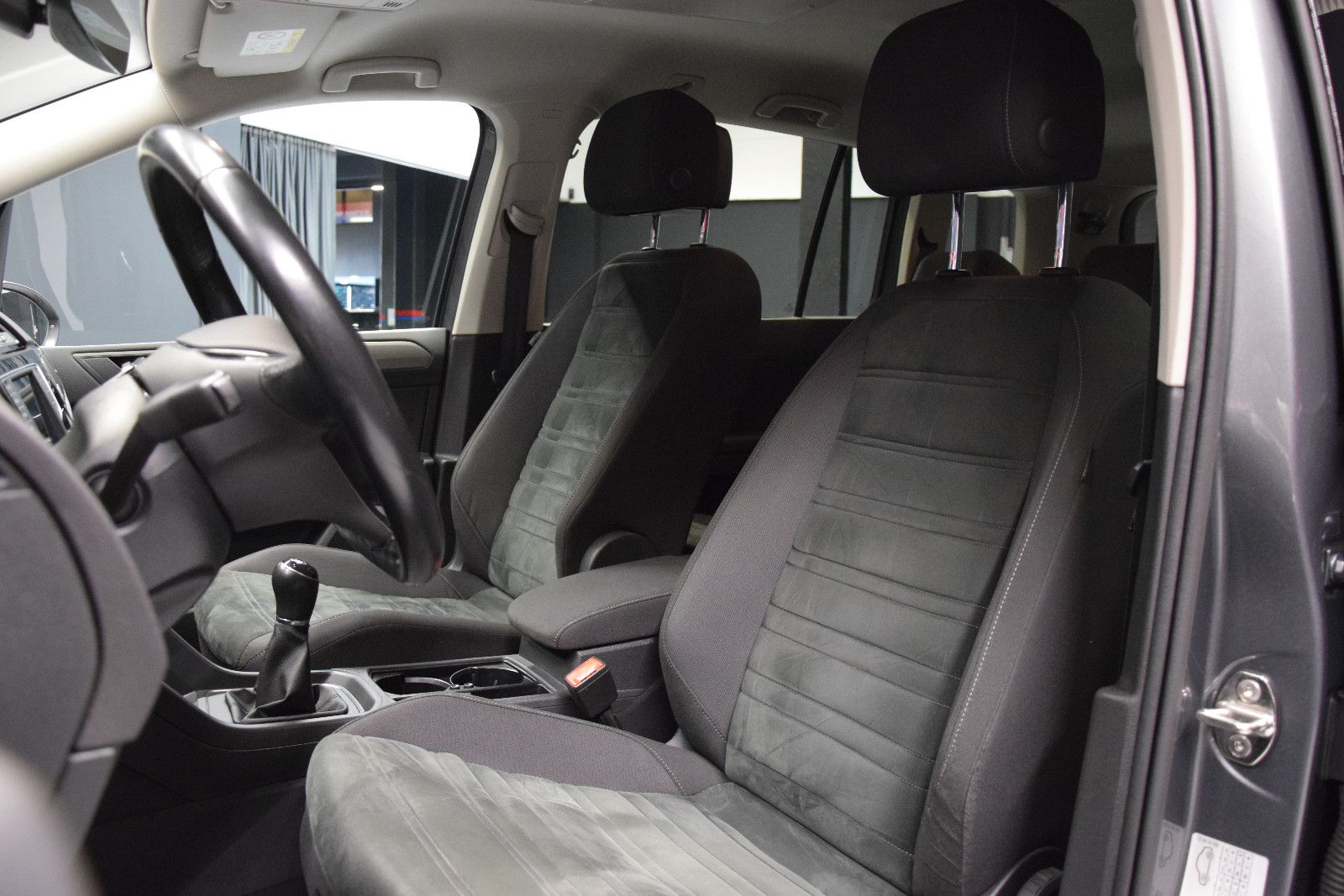 Fahrzeugabbildung Volkswagen Touran Comfortline 7-Sitzer Massage LED Kamera