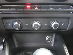 Fahrzeugabbildung Audi A3 Lim. 1.5 TFSI S-TRONIC NAVI/SHZ/TEMP./XENON