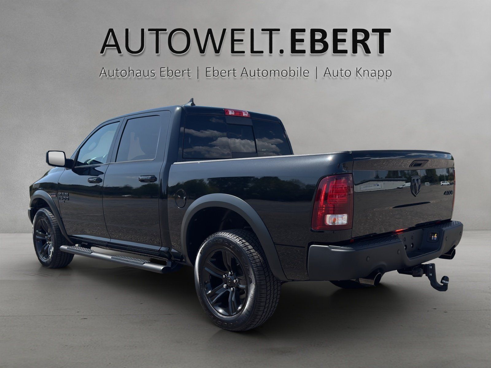 Fahrzeugabbildung Dodge RAM 1500 Crew Cab Warlock BLACK LED/AHK 5.7 V8