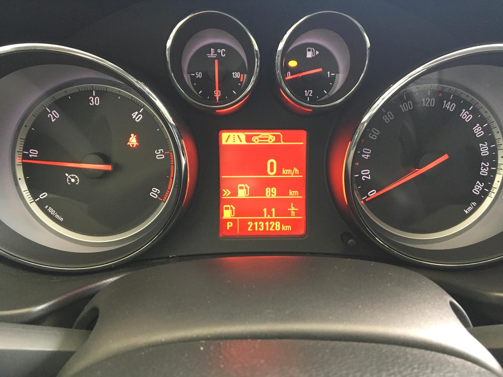 Opel Insignia 2012 — photo 21