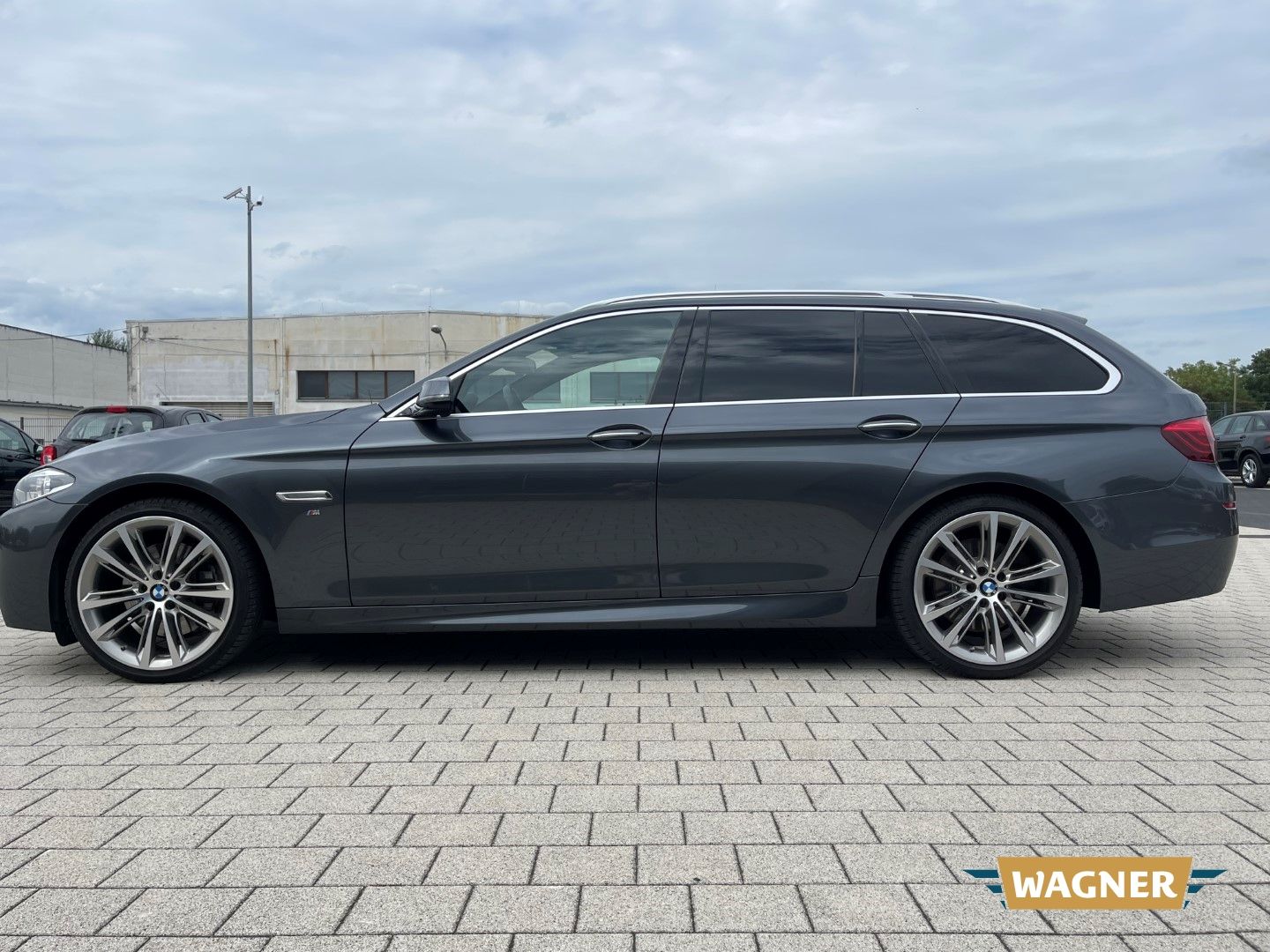 Fahrzeugabbildung BMW 535 d xDrive M-Paket Touring DPF Head-UP