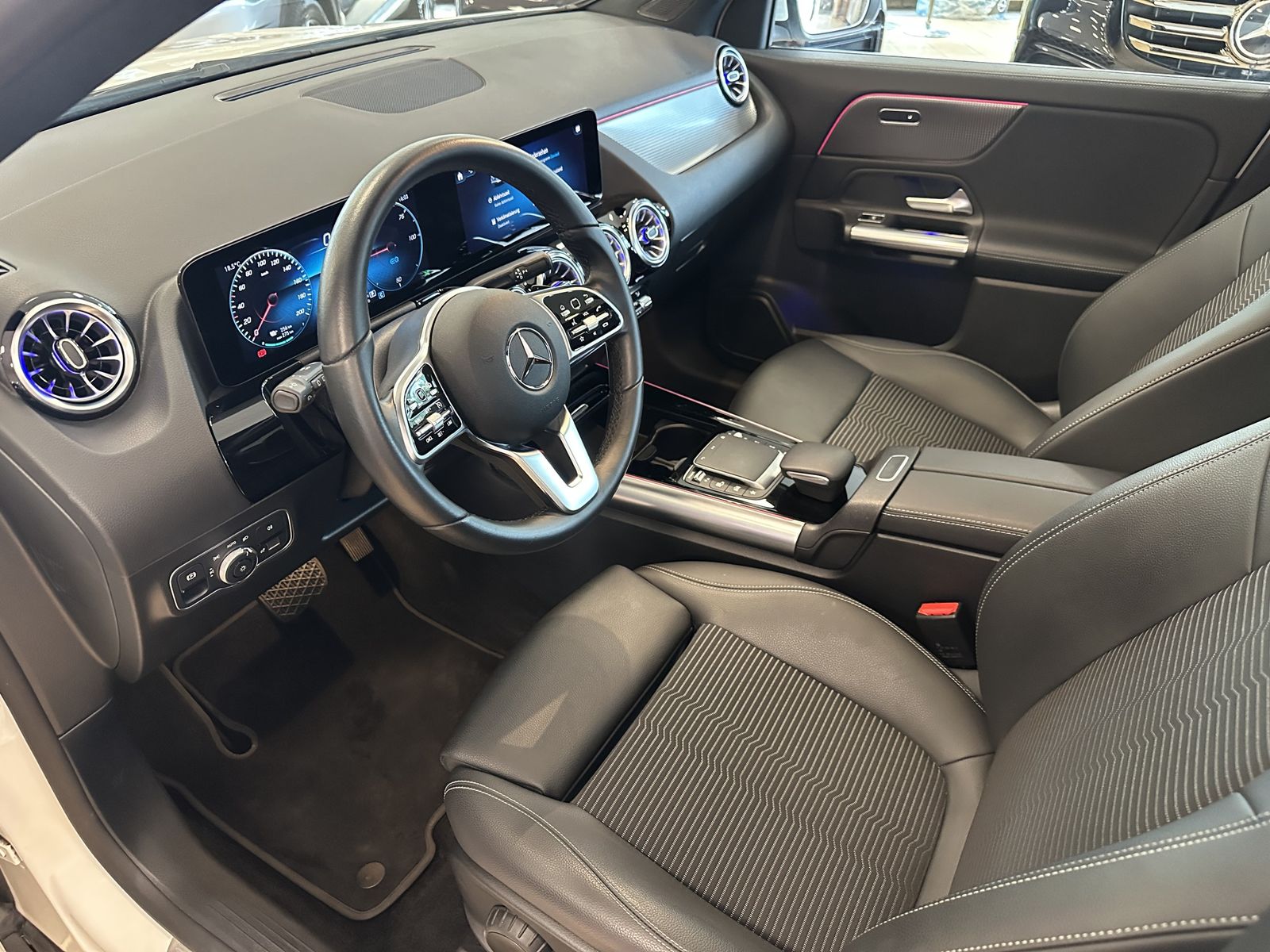 Mercedes-Benz EQA 250 Advanced*Pano*MBUX*CAM*Leder*Navi*SHZ foto 10