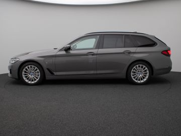 Fahrzeugabbildung BMW 530e xD Kamera Laser HUD DAB HiFi AHK ACC Komfor