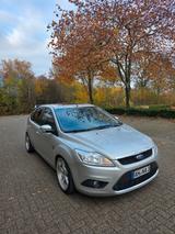 Ford Focus 1,6TDCi 80kW DPF Ghia Ghia - Ford Focus aus 2010 mit Diesel-Antrieb