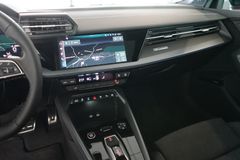 AUDI A3 Sportback 35 TFSI | 2x S line | Pano | Carbon AUDI A3 Sportback 35 TFSI | 2x S line | Pano | Carbon