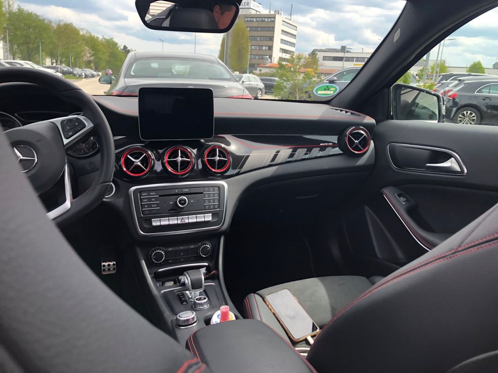 Image of Mercedes-Benz GLA 45 AMG