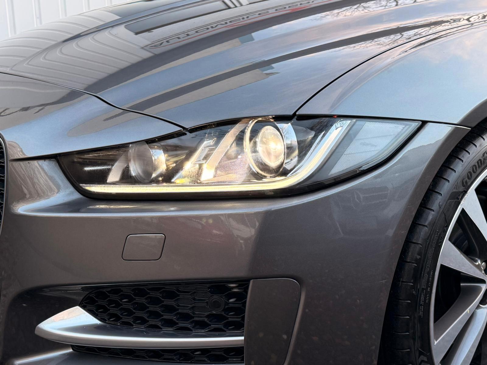 Jaguar XE 20t 200PS R-Sport Automatik "1.HAND/TÜV NEU"