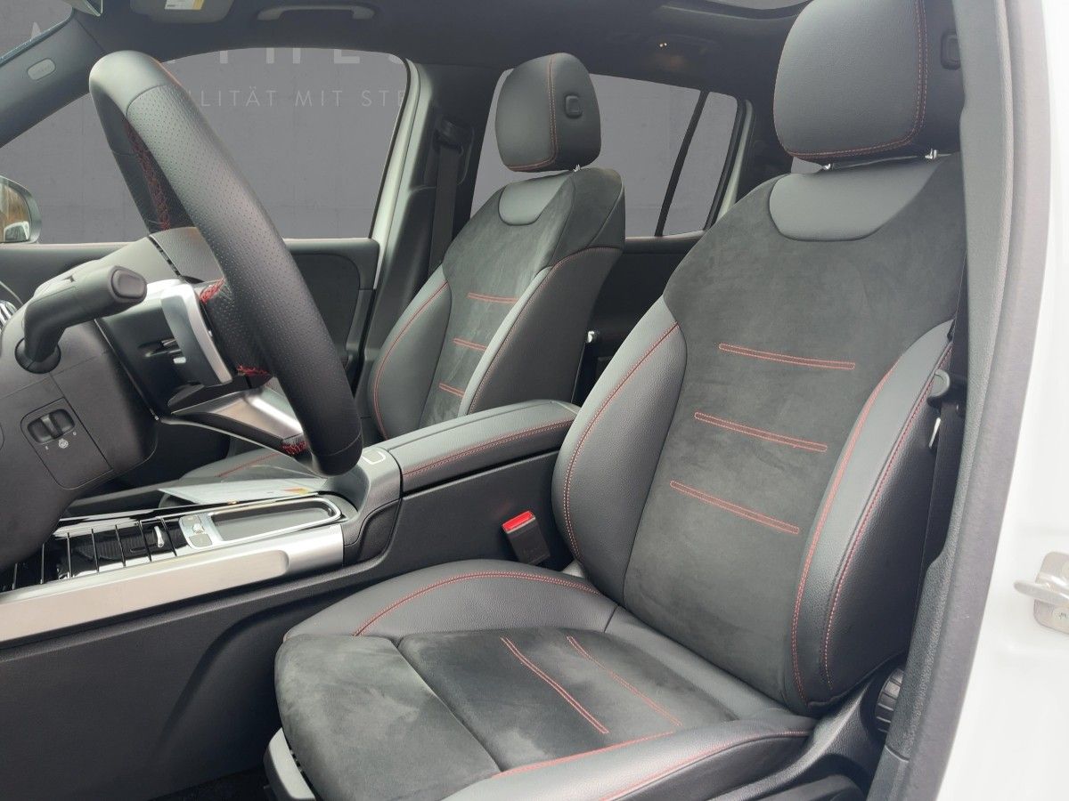Fahrzeugabbildung Mercedes-Benz GLB 200 d 4M AMG/Night/Pano/360°/AHK