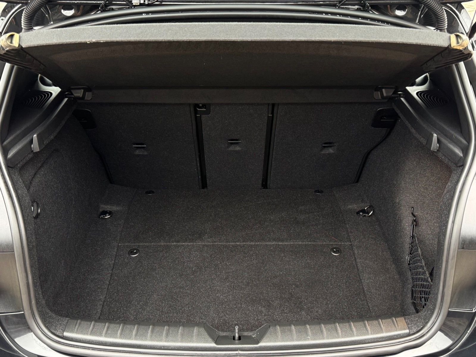 Fahrzeugabbildung BMW 120i Edition M Sport Shadow Leder Temp. SHZ PDC