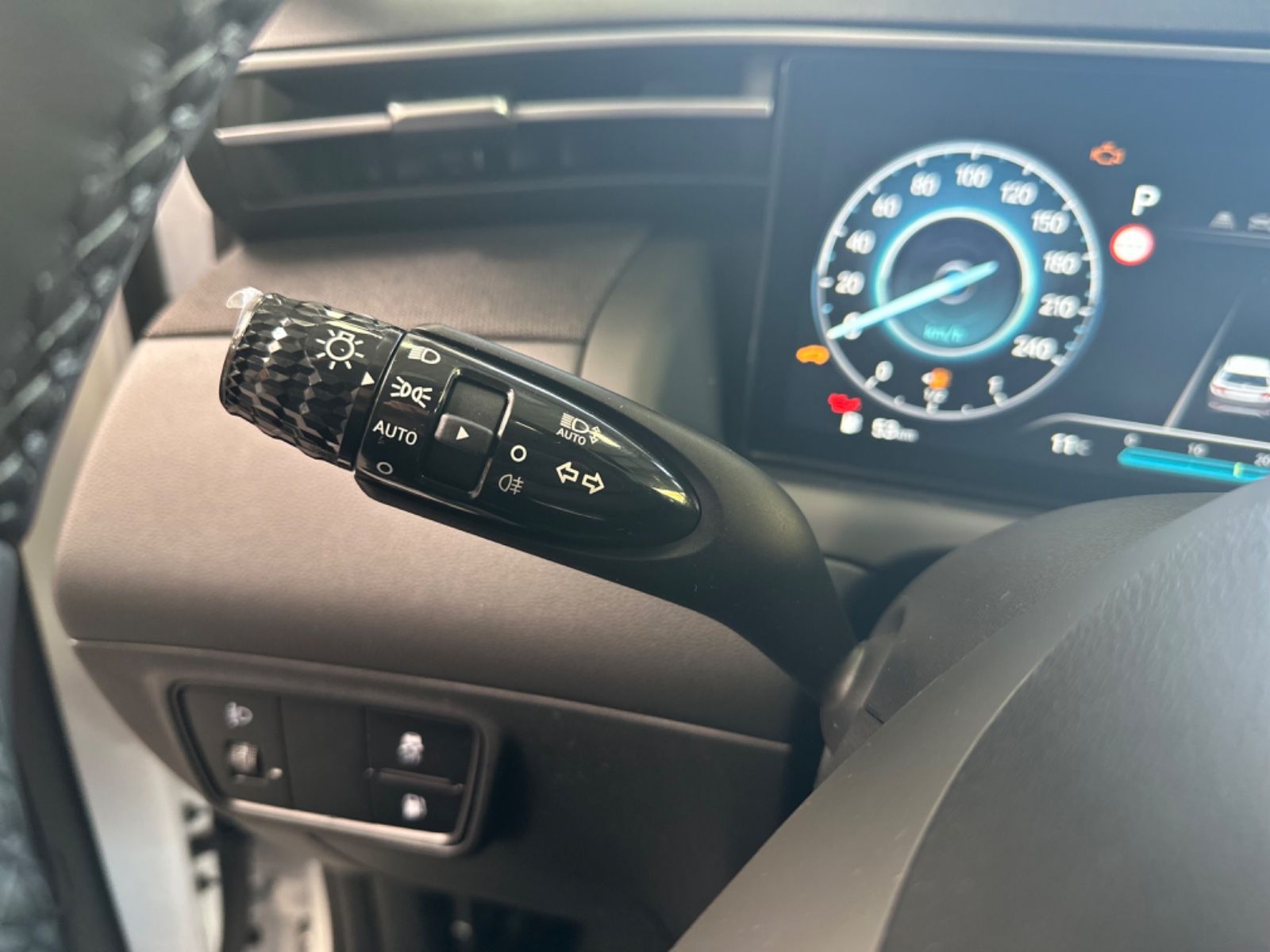 Fahrzeugabbildung Hyundai TUCSON Plug-In-Hybrid 1.6 T-GDI 4WD TREND LED