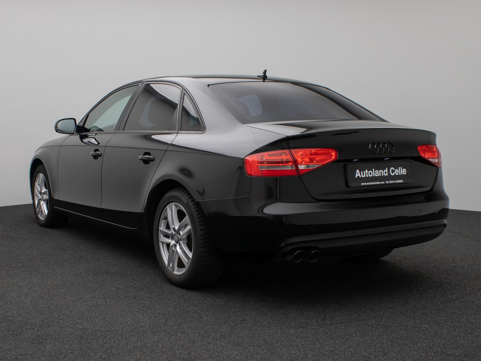 Fahrzeugabbildung Audi A4 Lim. Attraction Navigation Sitzhzg PDC AHK