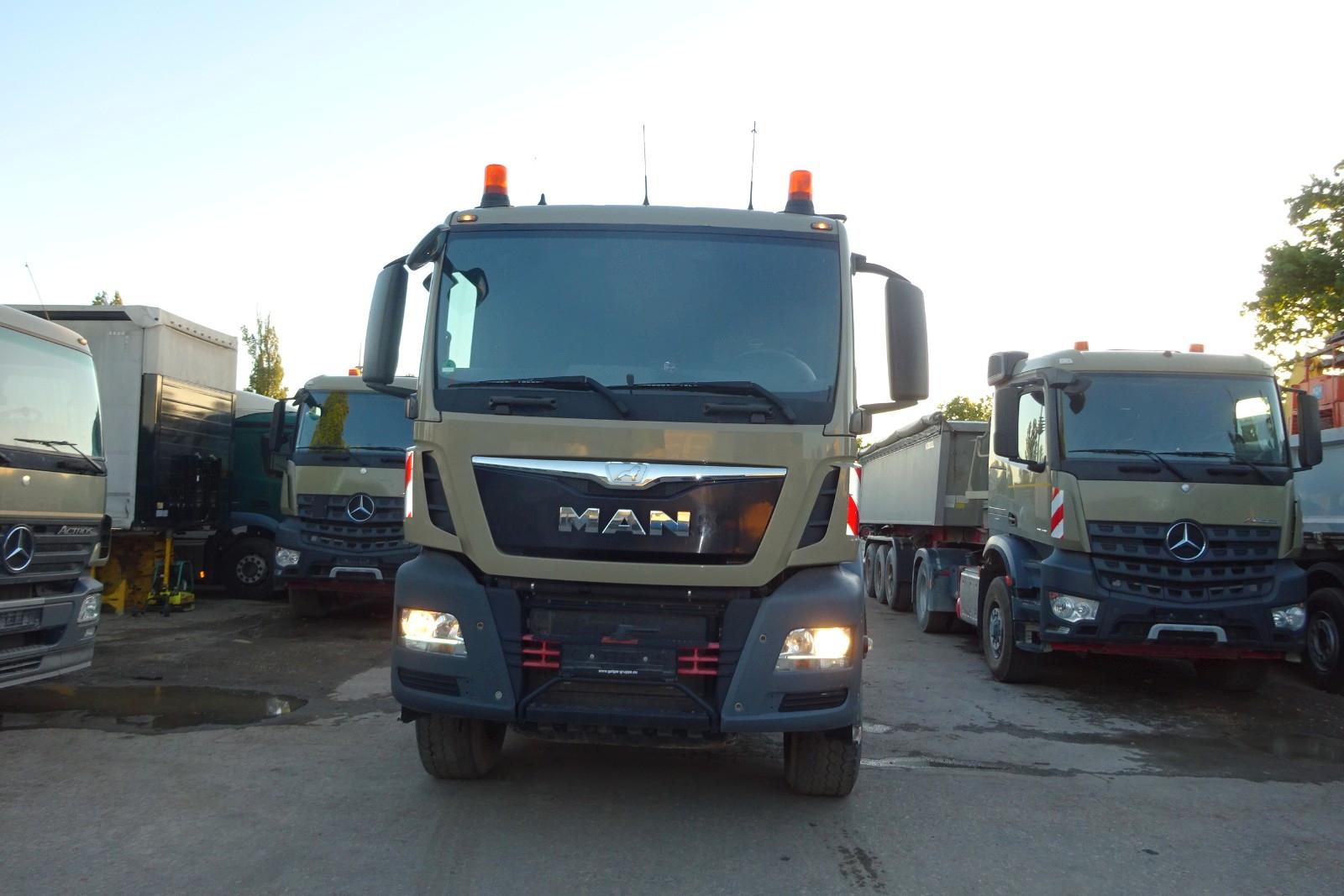 MAN 18480 4X4