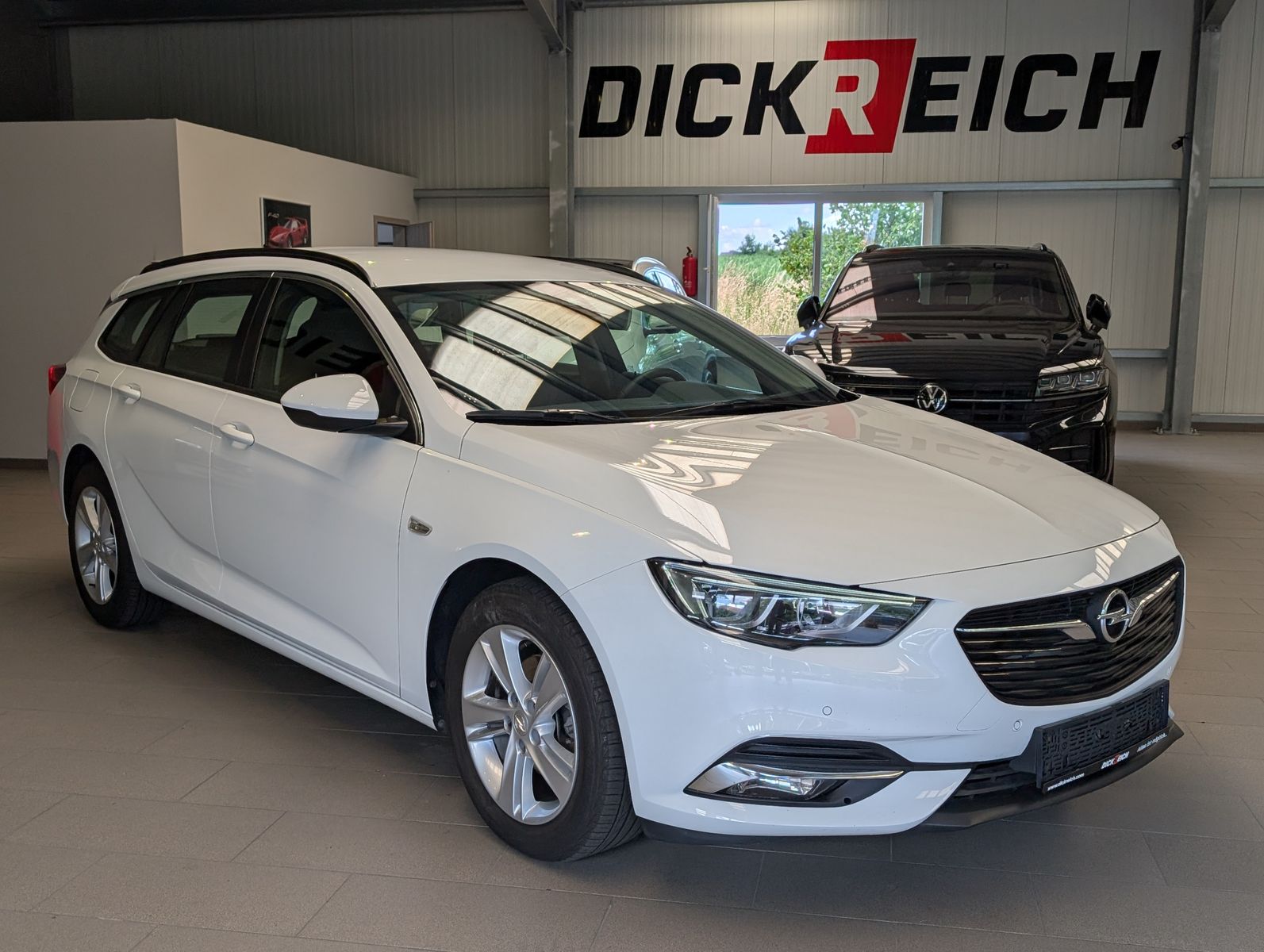 Fahrzeugabbildung Opel Insignia 1.6 CDTI Edition Tempomat PDC SHz AHK
