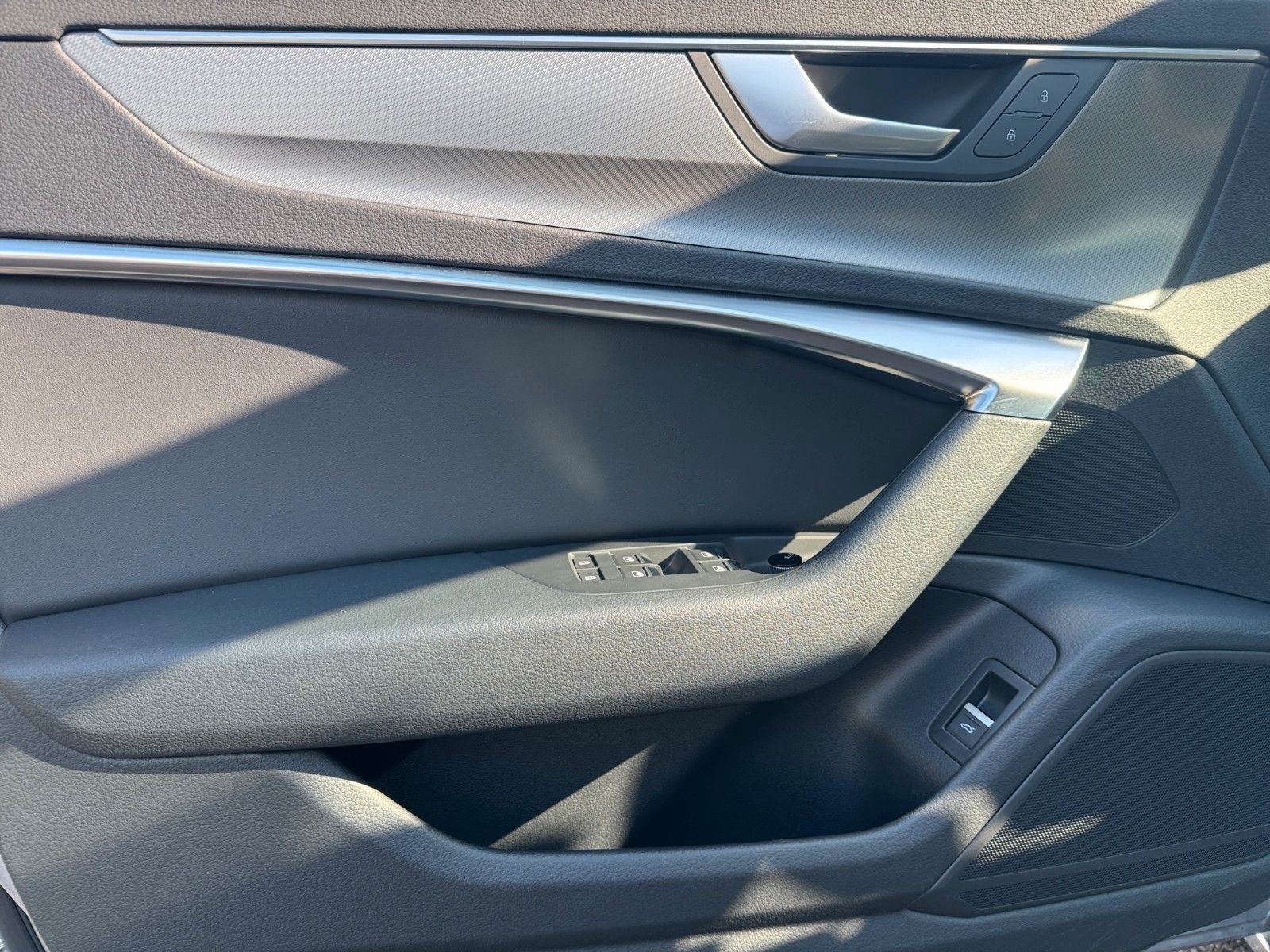 Fahrzeugabbildung Audi A6 Avant Design 40 TDI quattro S tronic