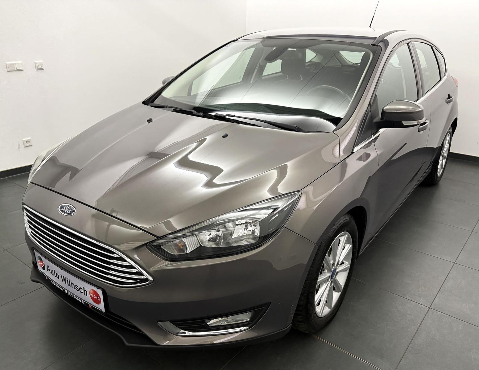 Ford Focus 1.0 Titanium Navi+Kamera+FS-Hzg. / ZR neu