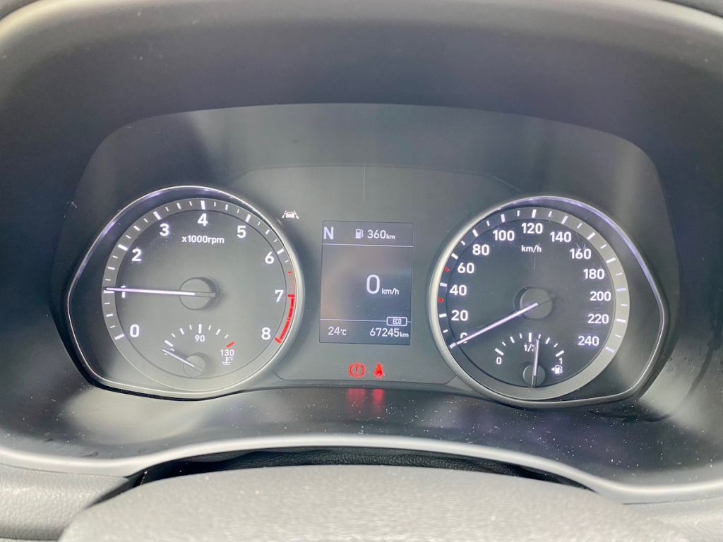 Fahrzeugabbildung Hyundai i30 1.0 AAC SHZ ALLWETTERREIFEN ALU KAMERA PDC