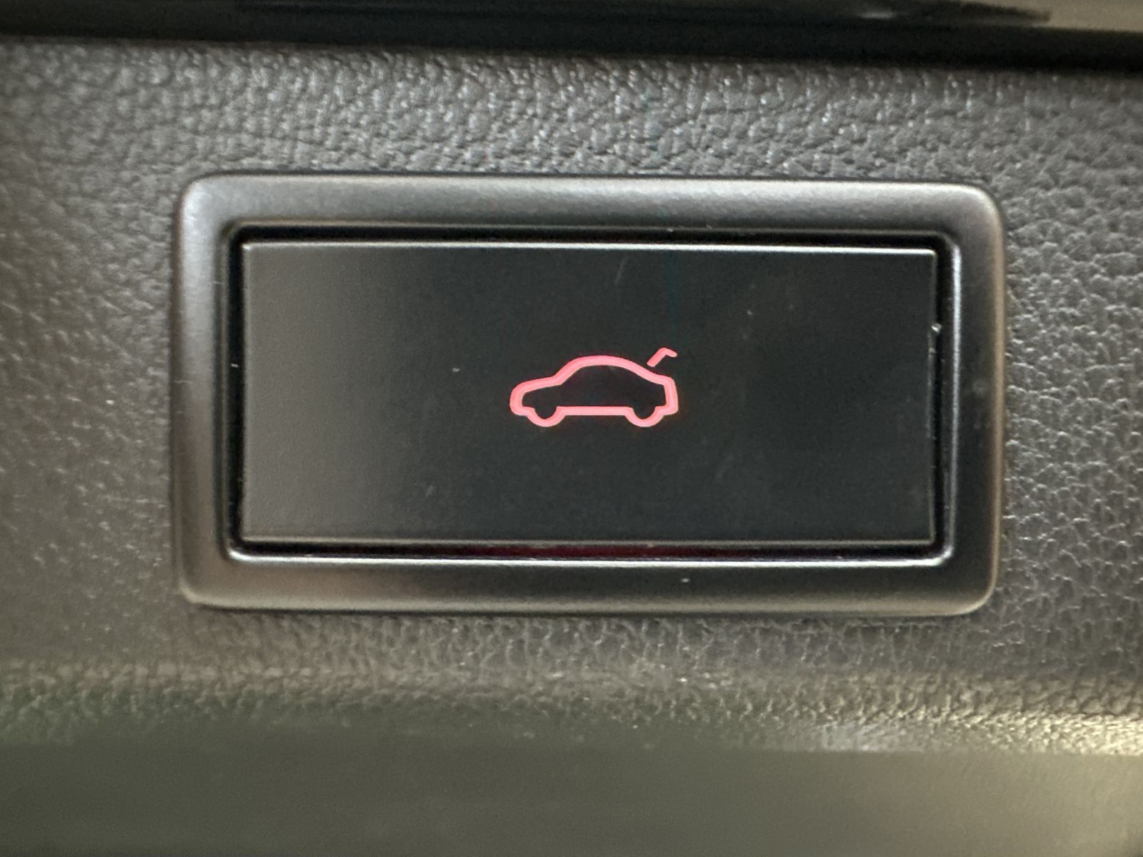 Fahrzeugabbildung SKODA Superb Combi 1.4 TSI DSG Style iV NAV+LED+ACC+PP