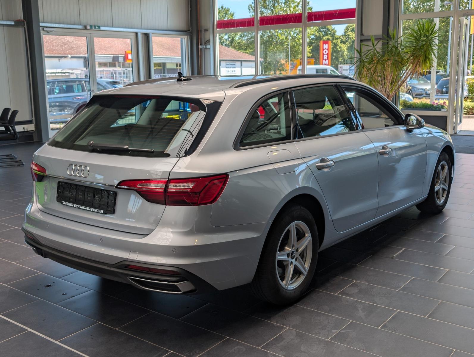 Audi A4 Avant 30 TDI S tronic 8-fach, миниатюра 4