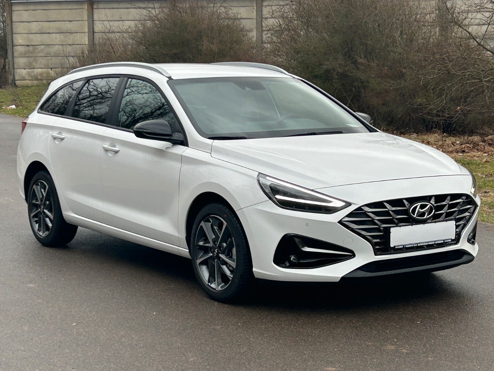 Fahrzeugabbildung Hyundai i30 1.0 T-GDI Connect & Go *Navi*Kamera*PDC*LED*