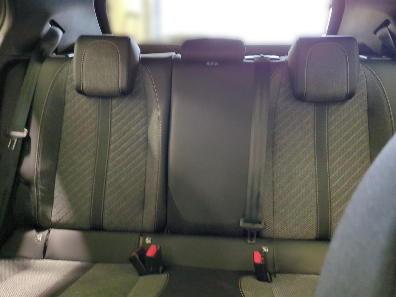 Fahrzeugabbildung Peugeot 2008 Allure Pure Tech 100