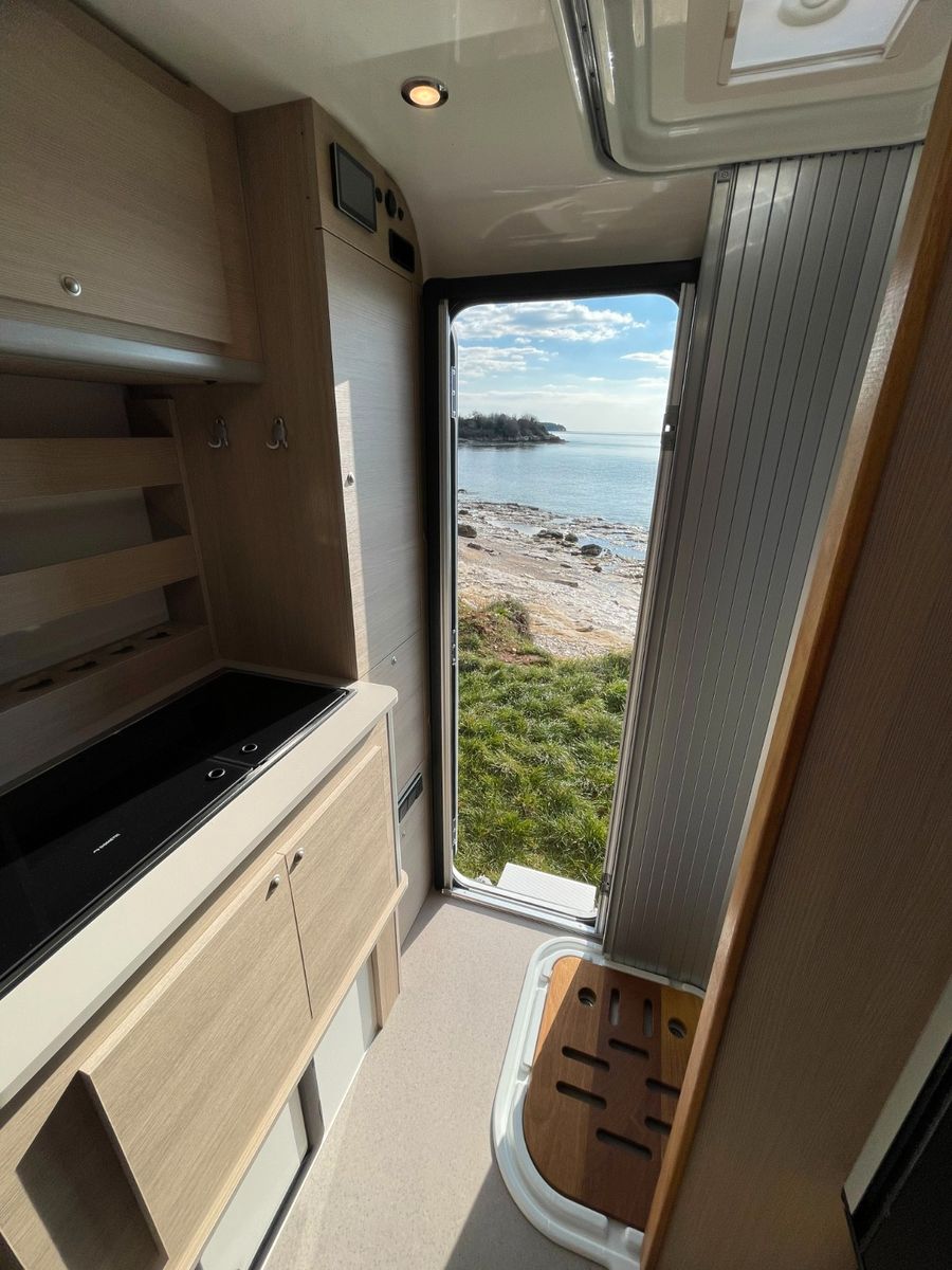 Fahrzeugabbildung Andere OVERLANDER 240