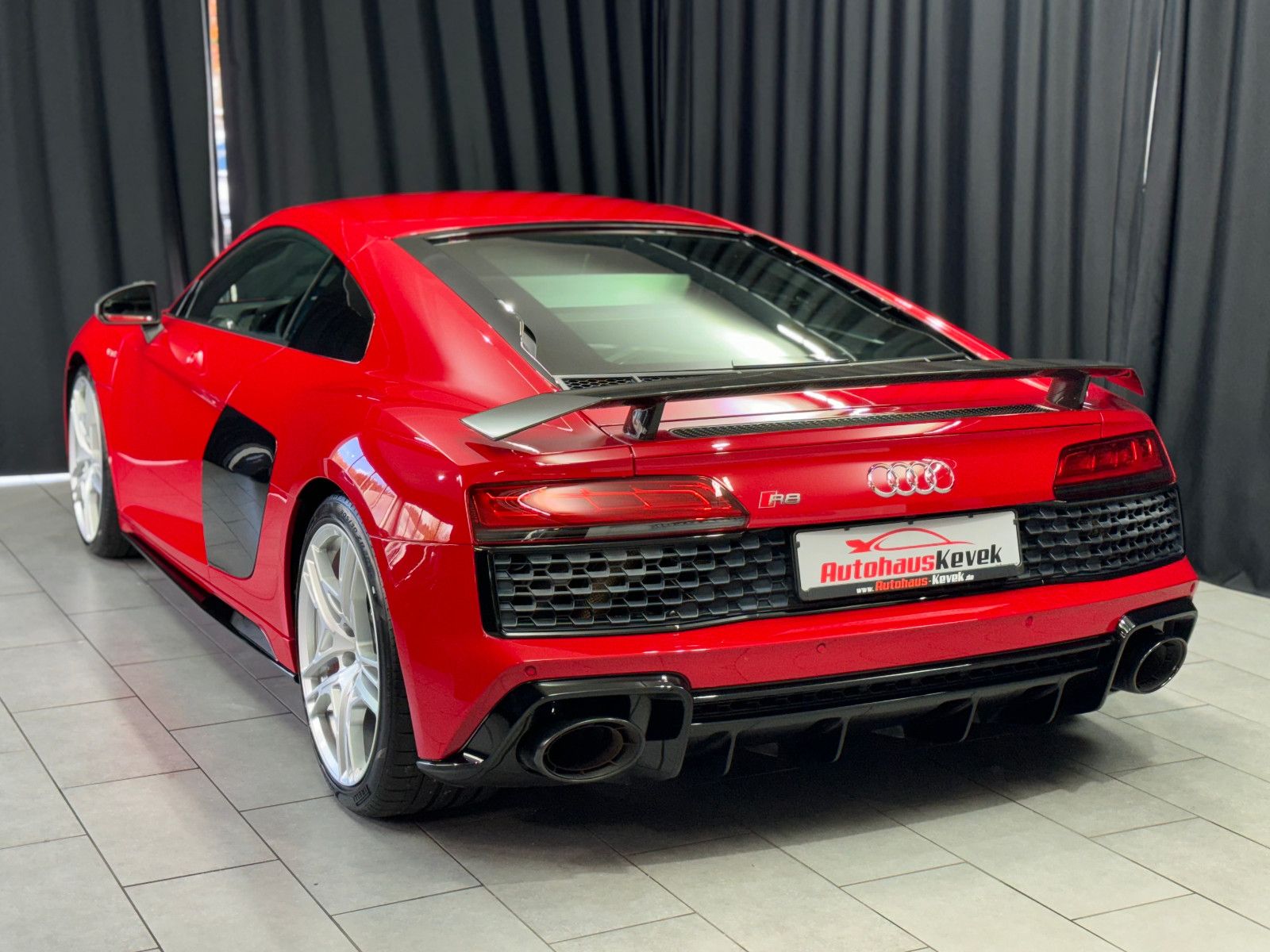 Fahrzeugabbildung Audi R8 Coupe 5.2 FSI quattro performance|B&O|KERAMIK