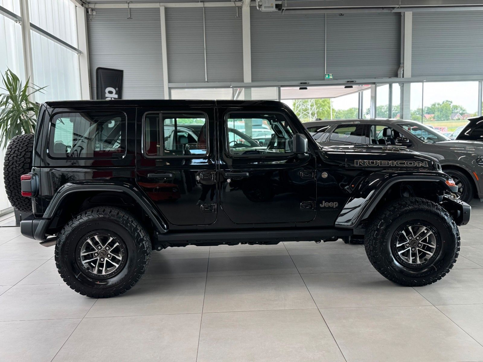 Fahrzeugabbildung Jeep Wrangler 6.4 V8 Rubicon 392 "AHK Voll-LED"