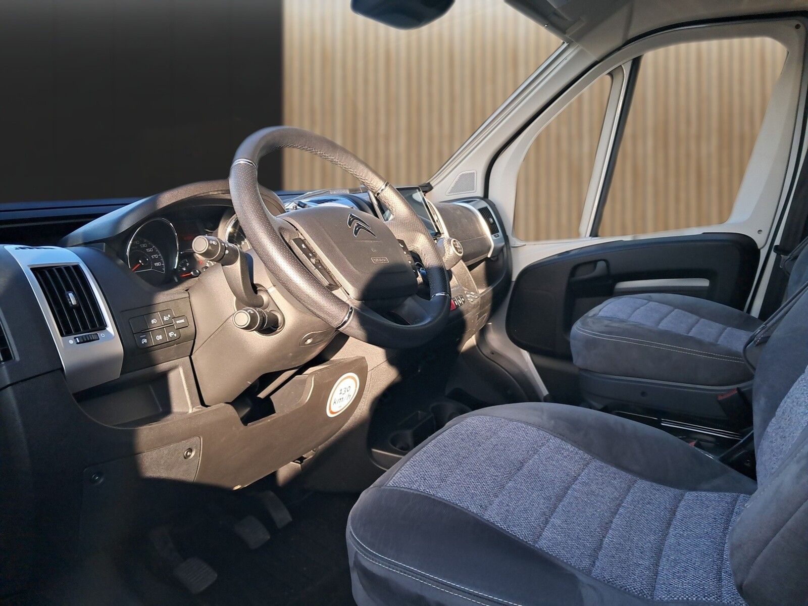 Fahrzeugabbildung Pössl Summit Prime 640 Citroen 165 PS Solar/Mark/AHK