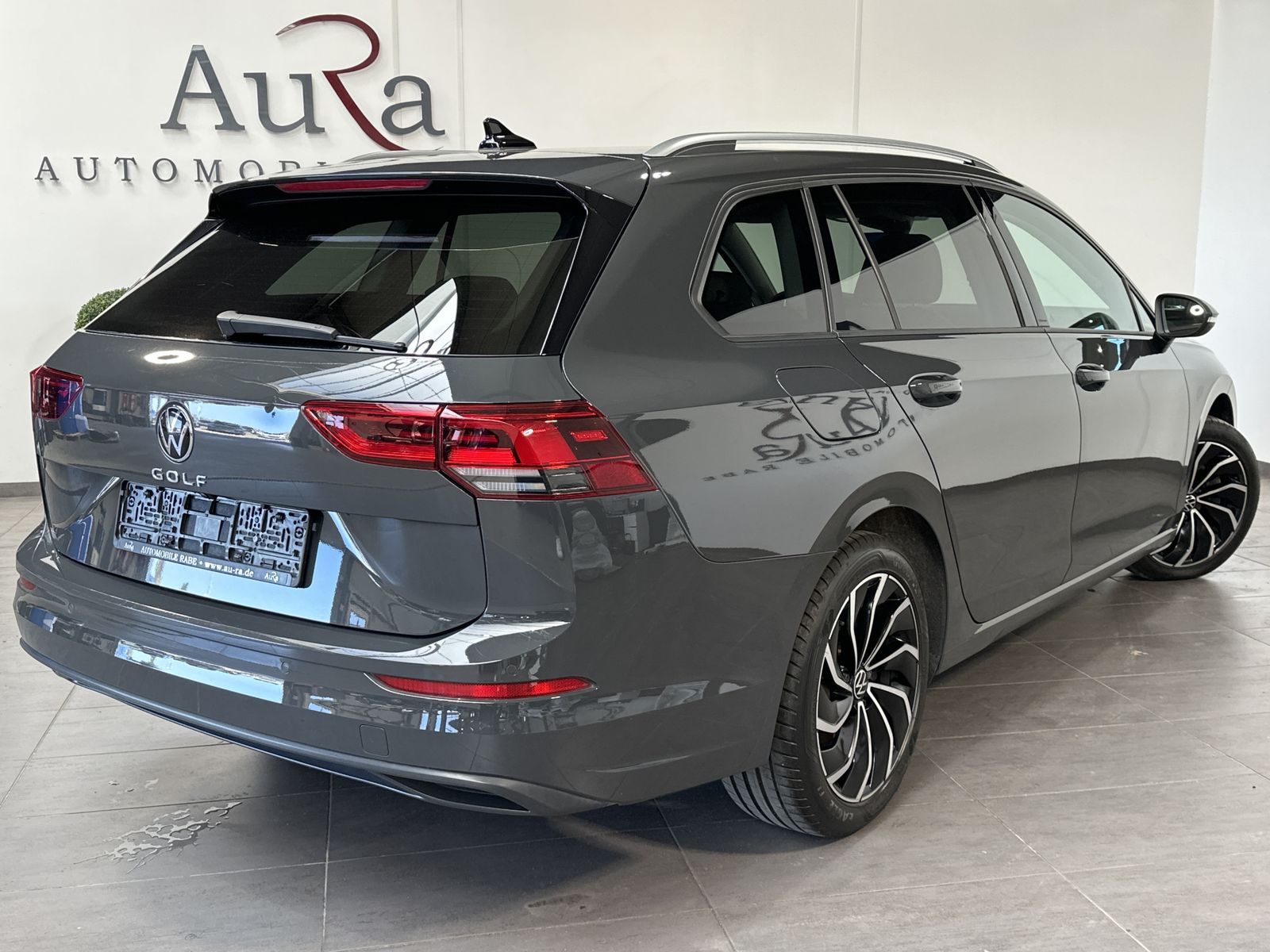 Fahrzeugabbildung Volkswagen Golf Variant 2.0 TDI Life NAV+LED+KAM+VCOCK+HUD