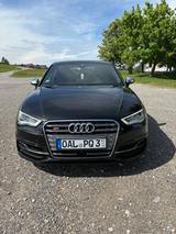Audi S3 2.0 TFSI S tronic quattro Sportback - - schwarze Audi S3
