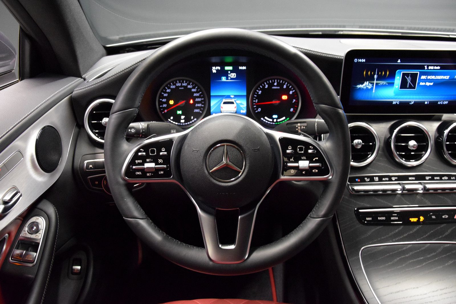 Fahrzeugabbildung Mercedes-Benz C300 4MATIC Coupé AMG LED Rotes Leder 1.Hnd 360°