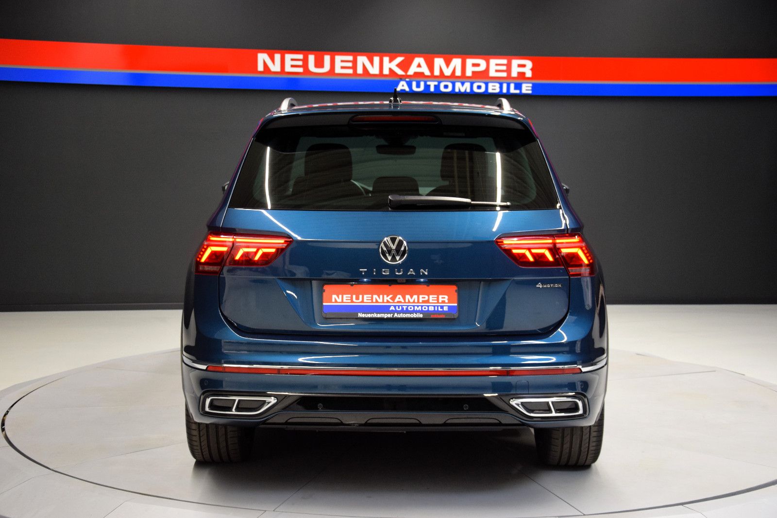 Fahrzeugabbildung Volkswagen Tiguan R-Line 4Motion IQ.Light ACC AHK 20°Kamera