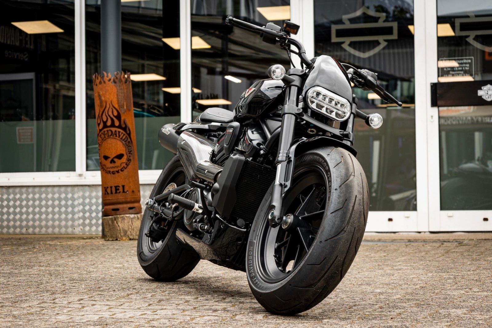 Fahrzeugabbildung Harley-Davidson SPORTSTER S RH1250S - JEKILL&HYDE -