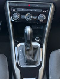 Volkswagen T-Roc - 11