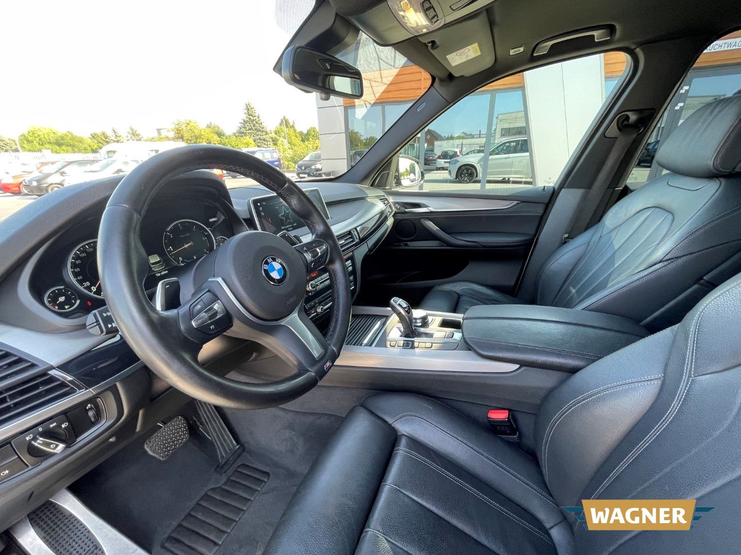Fahrzeugabbildung BMW X5 xDrive 30 d M-Sport Standheizung Keyless