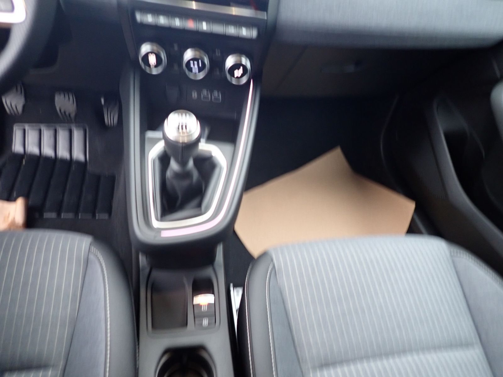 Fahrzeugabbildung Renault Clio KISS TCe 90