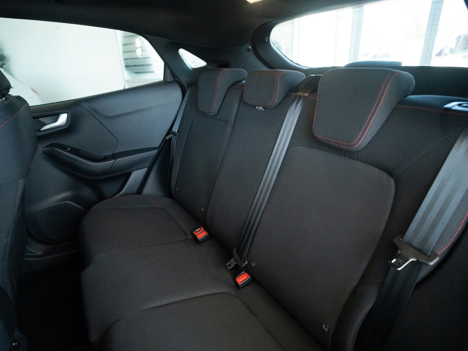 Fahrzeugabbildung Ford Puma ST-Line PANO/SITZHEIZUNG/NAVI/LED