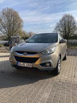 Hyundai ix35 2.0 CRDi 135kW Style 4WD Automatik Style - blaue Hyundai ix35