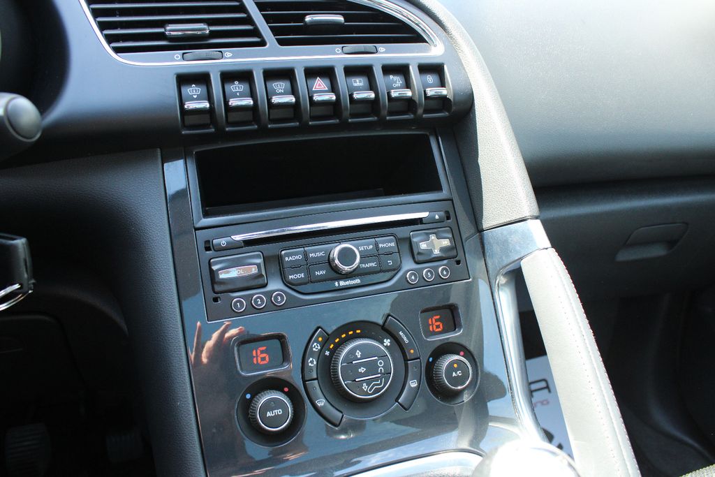 PEUGEOT 3008 – Bild 19 von 22