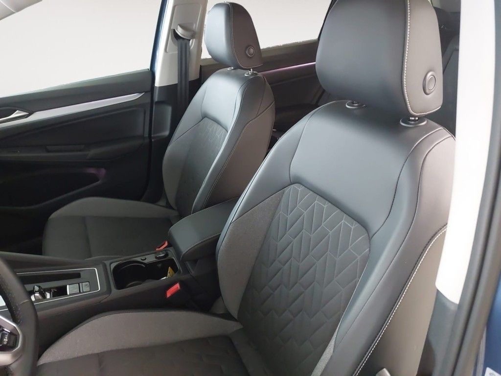 Fahrzeugabbildung Volkswagen Golf Variant 1.5 eTSI DSG Goal AHZV